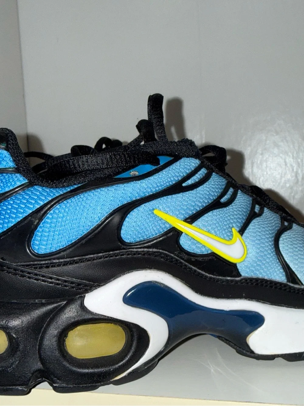 Nike Kids TN 4.5Y Blue Gradient Foam Runner Sneakers with Yellow Swoosh